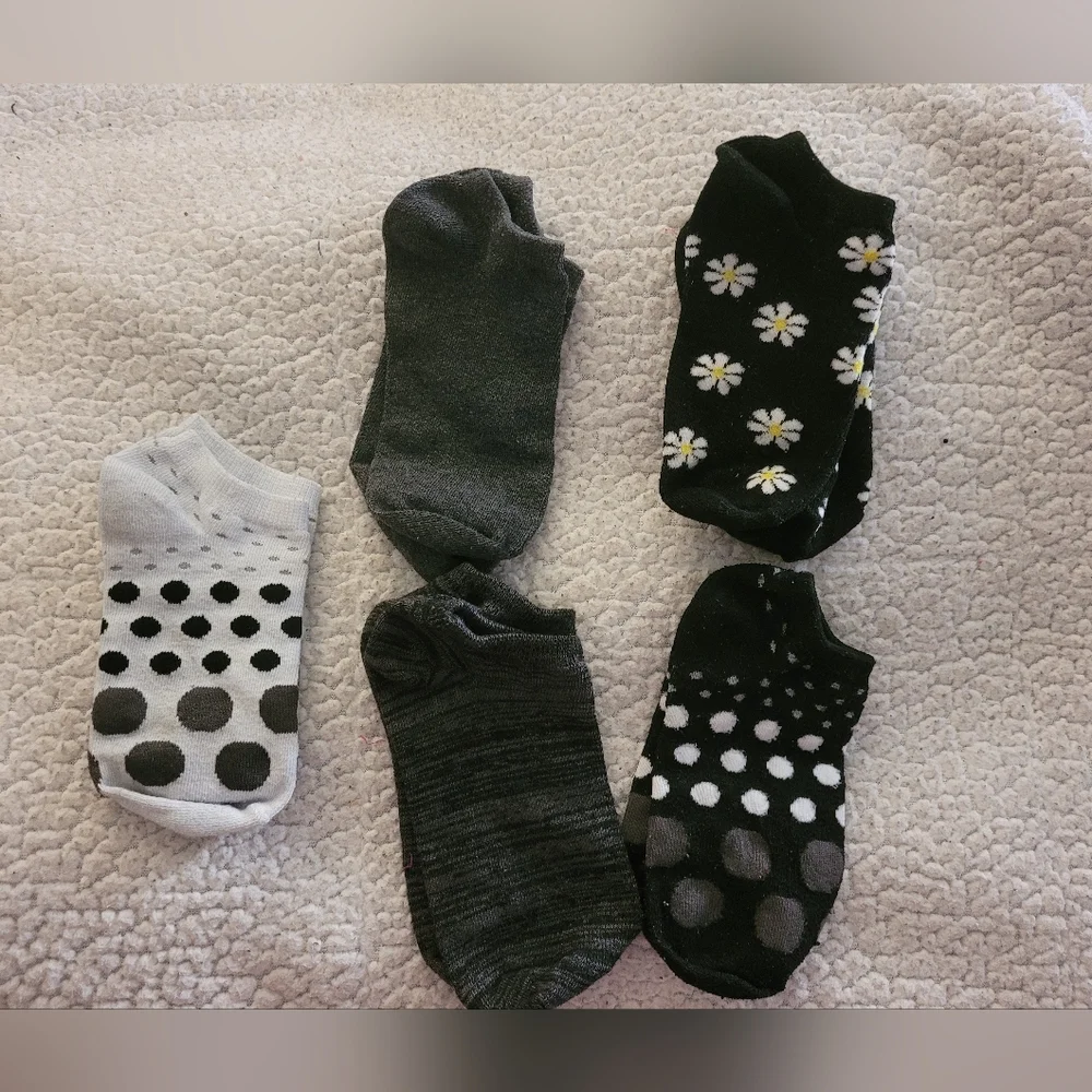 Assorted Women''s Ankle Socks - Black, Gray, White